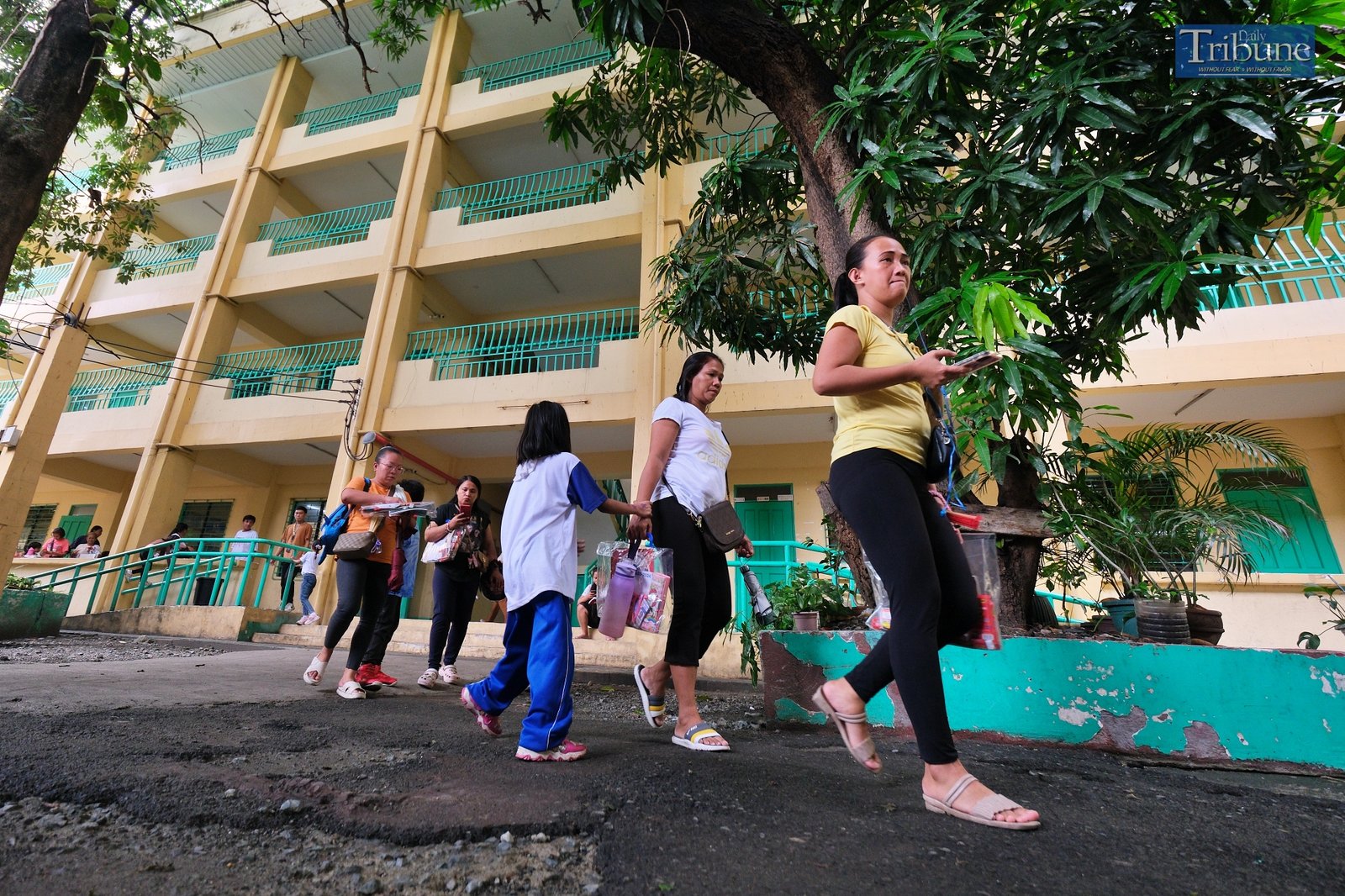 TRIBUNE-backtoschool-scenes